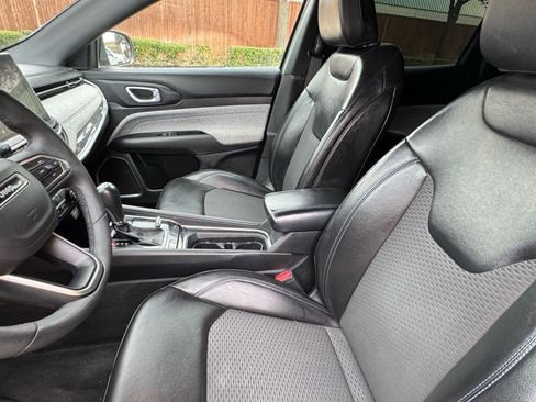 Used 2023 Jeep Compass Latitude image 22