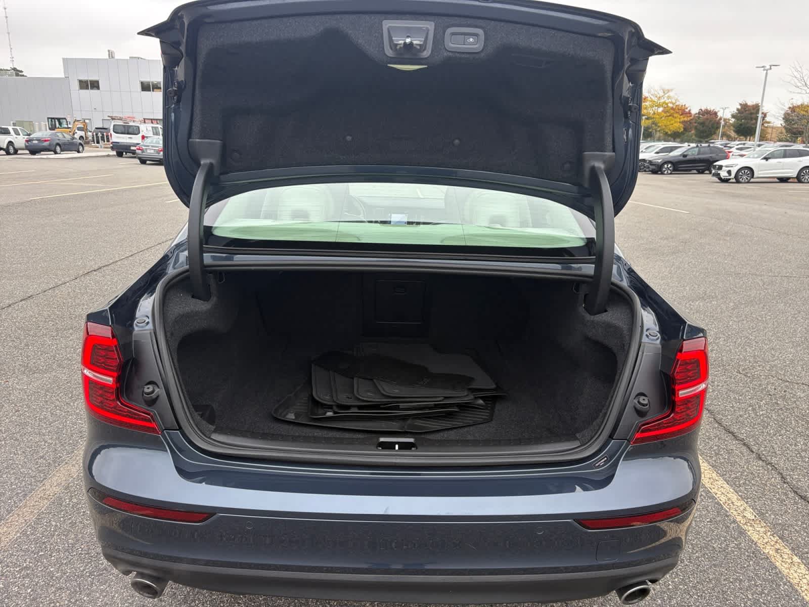 Used 2021 Volvo S60 T6 Momentum w/ Premium Package AWD/4WD image 21