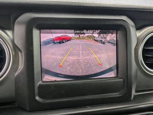 Used 2021 Jeep Wrangler Unlimited Sahara image 13