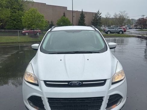 Used 2016 Ford Escape SE w/ Equipment Group 201A AWD/4WD image 3