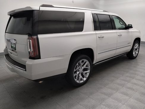 Used 2017 GMC Yukon XL Denali w/ Open Road Package AWD/4WD image 10