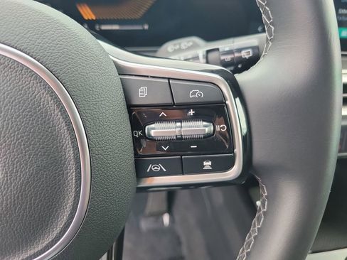 Used 2025 Kia Sorento EX image 24