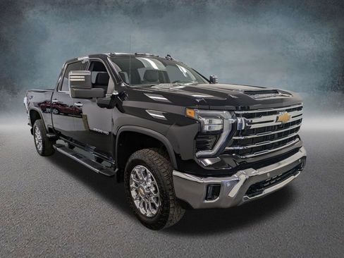 Used 2024 Chevrolet Silverado 2500 LTZ w/ LTZ Premium Package AWD/4WD image 3
