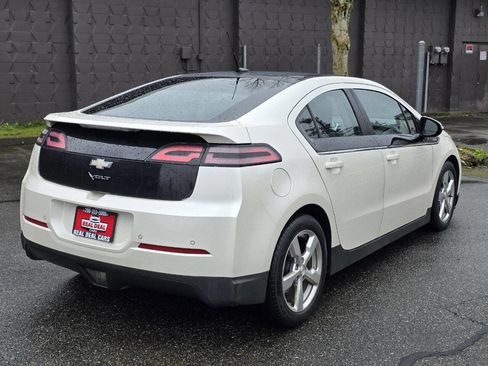Used 2011 Chevrolet Volt Premium w/ Premium Trim Package image 4