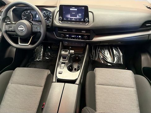 Used 2023 Nissan Rogue SV image 12