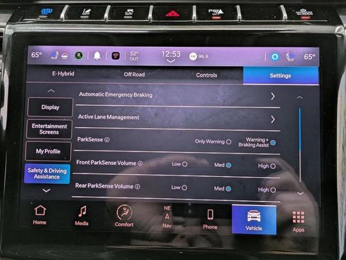 Used 2023 Jeep Grand Cherokee 4WD 4xe w/ Luxury Tech Group II image 11