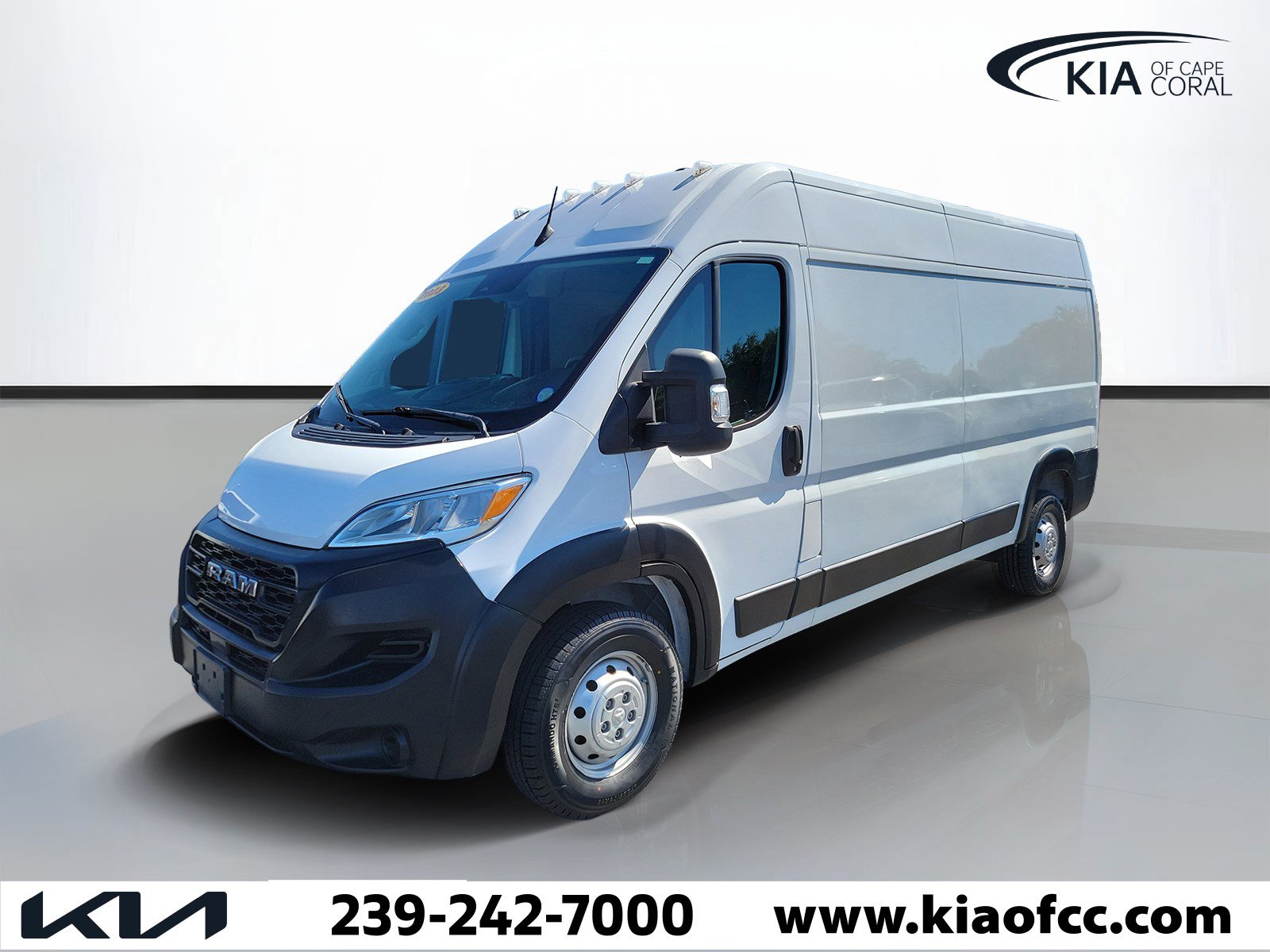 Used 2023 RAM ProMaster 2500 FWD image 3