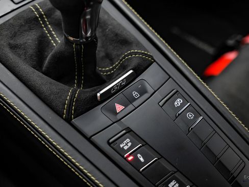 Used 2021 Porsche 718 Cayman GT4 RWD image 63