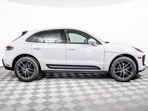 Used 2026 Porsche Macan AWD/4WD image 9