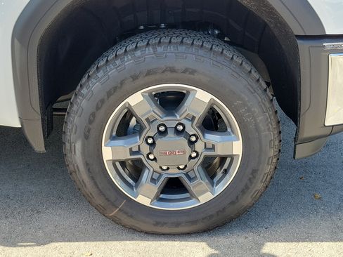 New 2026 GMC Sierra 2500 SLE w/ SLE Value Package; AWD/4WD image 4