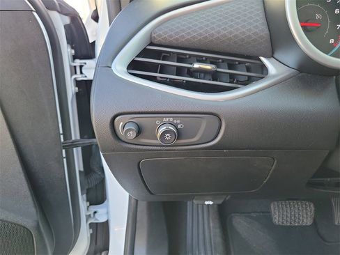 Used 2024 Chevrolet Malibu LT image 15