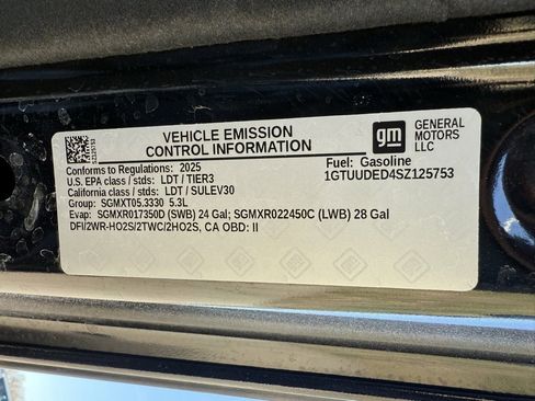 Used 2025 GMC Sierra 1500 SLT image 41