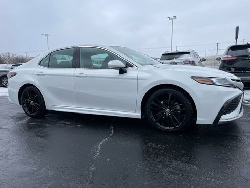 Used 2024 Toyota Camry XSE FWD image 2