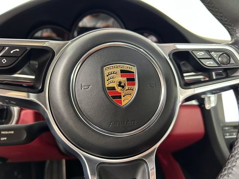 Used 2019 Porsche 911 Carrera RWD image 17