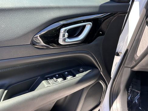 New 2026 Jeep Compass Latitude AWD/4WD image 20