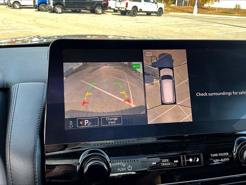 Used 2021 Nissan Armada SL w/ Captain's Chairs Package image 15