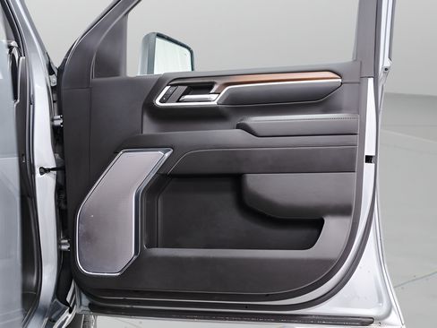 Used 2024 GMC Sierra 2500 Denali w/ Denali Reserve Package AWD/4WD image 37