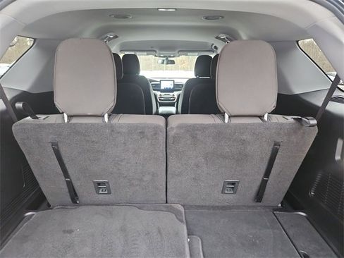 Used 2021 Ford Explorer XLT image 24