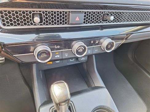 Used 2022 Honda Civic Sport image 13