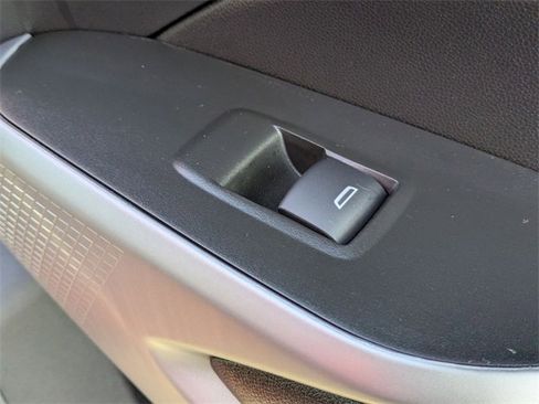 New 2026 Chevrolet Trax RS w/ Sunroof Package image 32