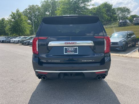 Used 2021 GMC Yukon Denali w/ LPO, Illumination Package RWD image 4