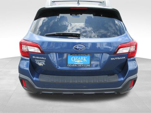 Used 2019 Subaru Outback 2.5i Premium w/ Popular Package #2 AWD/4WD image 4