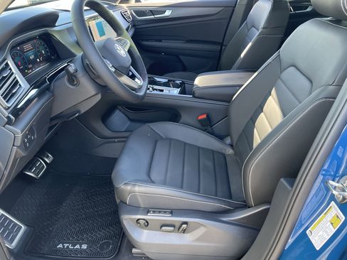 New 2026 Volkswagen Atlas Cross Sport SEL R-Line image 16