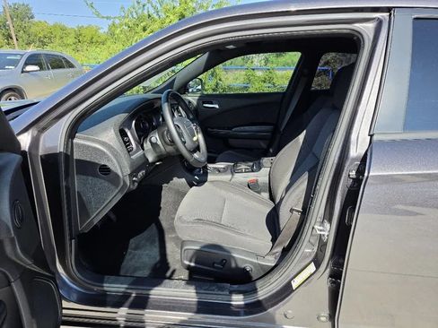Used 2019 Dodge Charger SXT w/ Blacktop Package RWD image 13