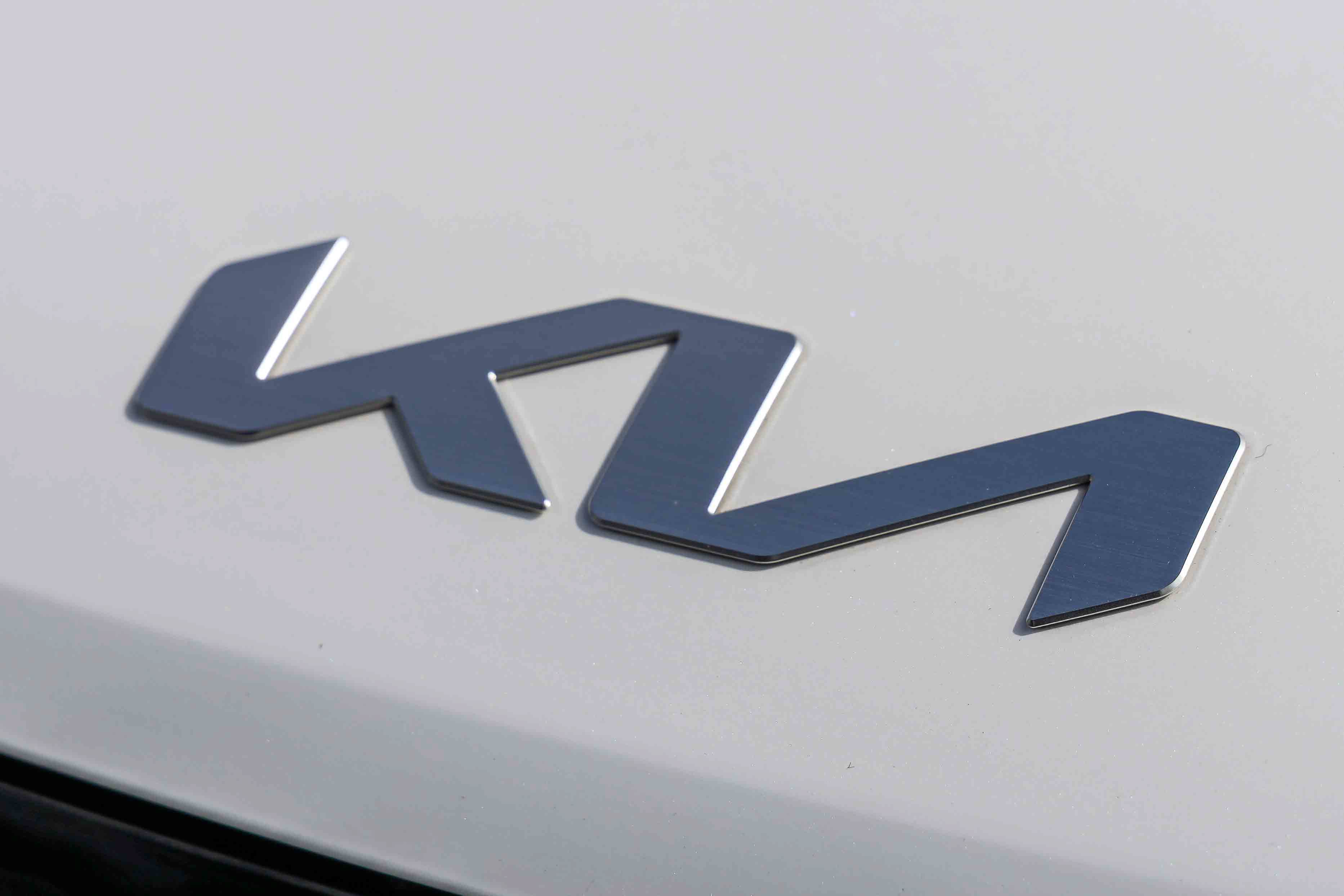Used 2026 Kia Carnival EX FWD image 29