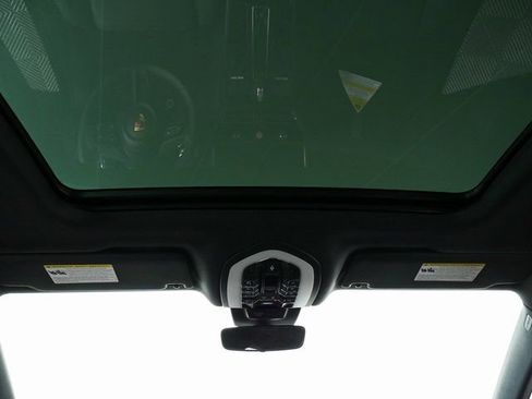 New 2026 Porsche Macan Turbo image 21