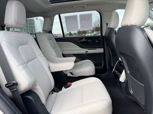 Used 2025 Lincoln Aviator AWD w/ Equipment Group 101A image 39