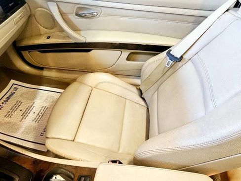 Used 2011 BMW 335i Convertible image 25