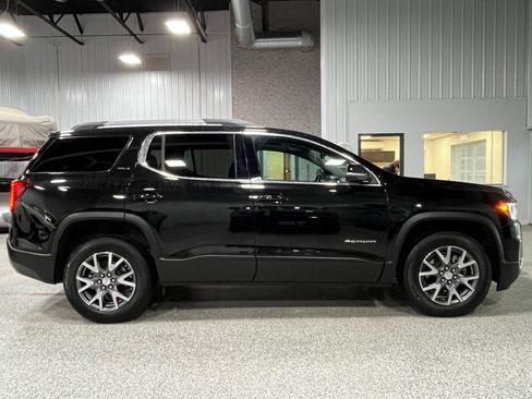 Certified 2023 GMC Acadia SLT w/ Preferred Package image 5