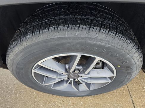 Used 2019 Jeep Grand Cherokee Limited w/ Luxury Group II image 35