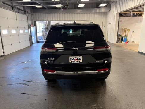 New 2026 Jeep Grand Cherokee Laredo w/ Trailer Tow Package AWD/4WD image 7