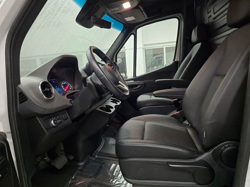 Used 2024 Mercedes-Benz Sprinter 144 Cargo w/ Parking Package image 20