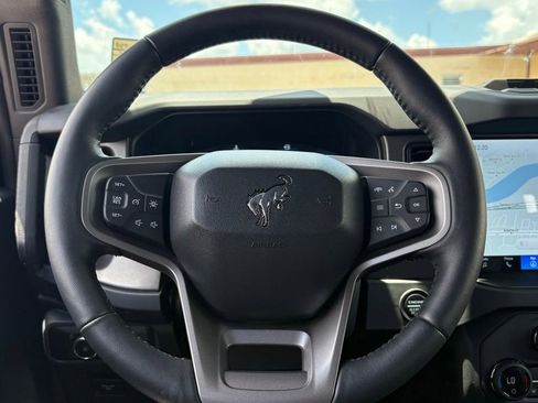 Used 2025 Ford Bronco Badlands AWD/4WD image 17