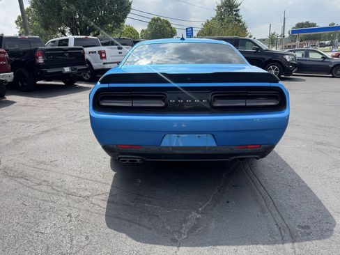 Used 2016 Dodge Challenger R/T Scat Pack w/ Leather Interior Group RWD image 4