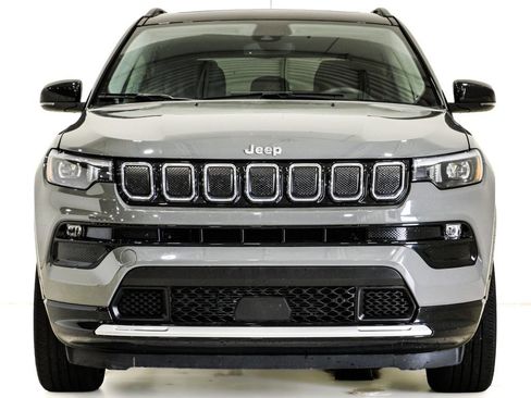 Used 2022 Jeep Compass Limited w/ Elite Group AWD/4WD image 2