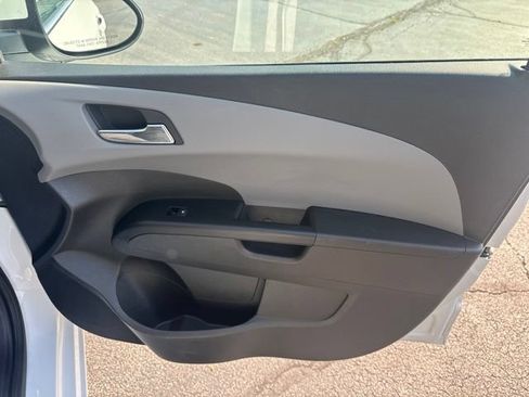 Used 2018 Chevrolet Sonic LT w/ Convenience Package FWD image 15