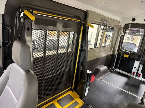 Used 2019 Ford Transit 150 148 Medium Roof image 40