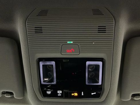 Used 2024 Volkswagen Atlas SE FWD image 37