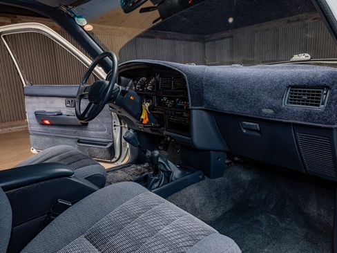 Used 1991 Toyota Pickup SR5 image 16