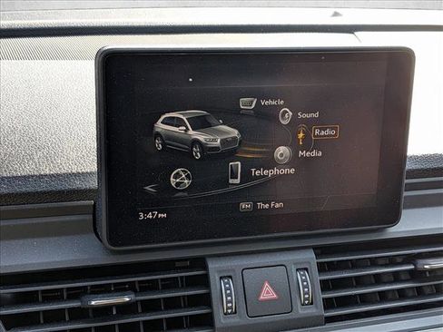 Used 2020 Audi Q5 2.0T Premium w/ Convenience Package image 5