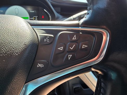 Used 2020 Chevrolet Bolt Premier w/ Infotainment Package FWD image 6