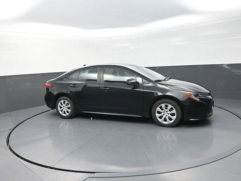 Used 2024 Toyota Corolla LE image 25