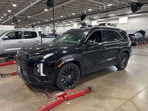 Used 2025 Hyundai Palisade Calligraphy image 7