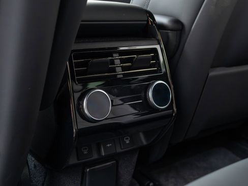 Used 2023 Land Rover Range Rover Sport First Edition image 39