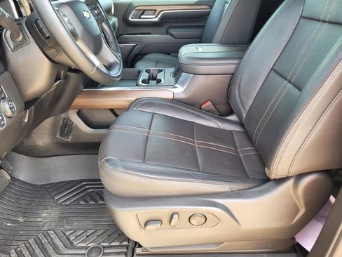 Used 2024 Chevrolet Silverado 3500 High Country w/ Technology Package image 10