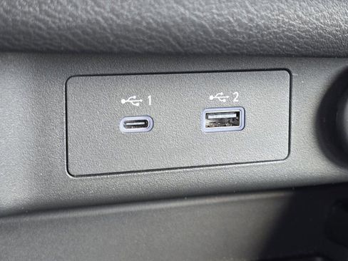 Used 2023 Nissan Rogue S image 4